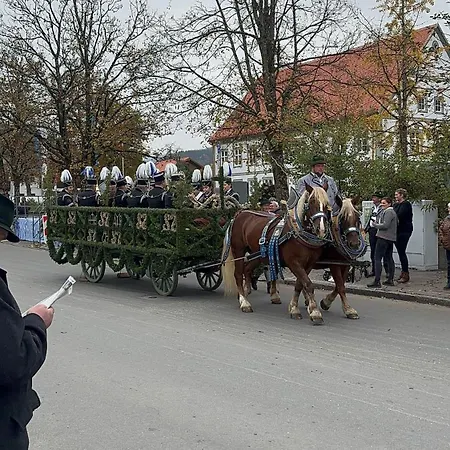Zur Post Hotel *