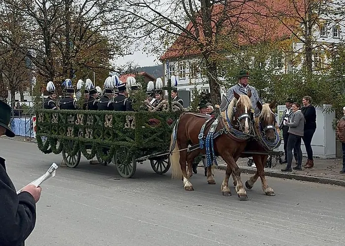 Zur Post Hotel *